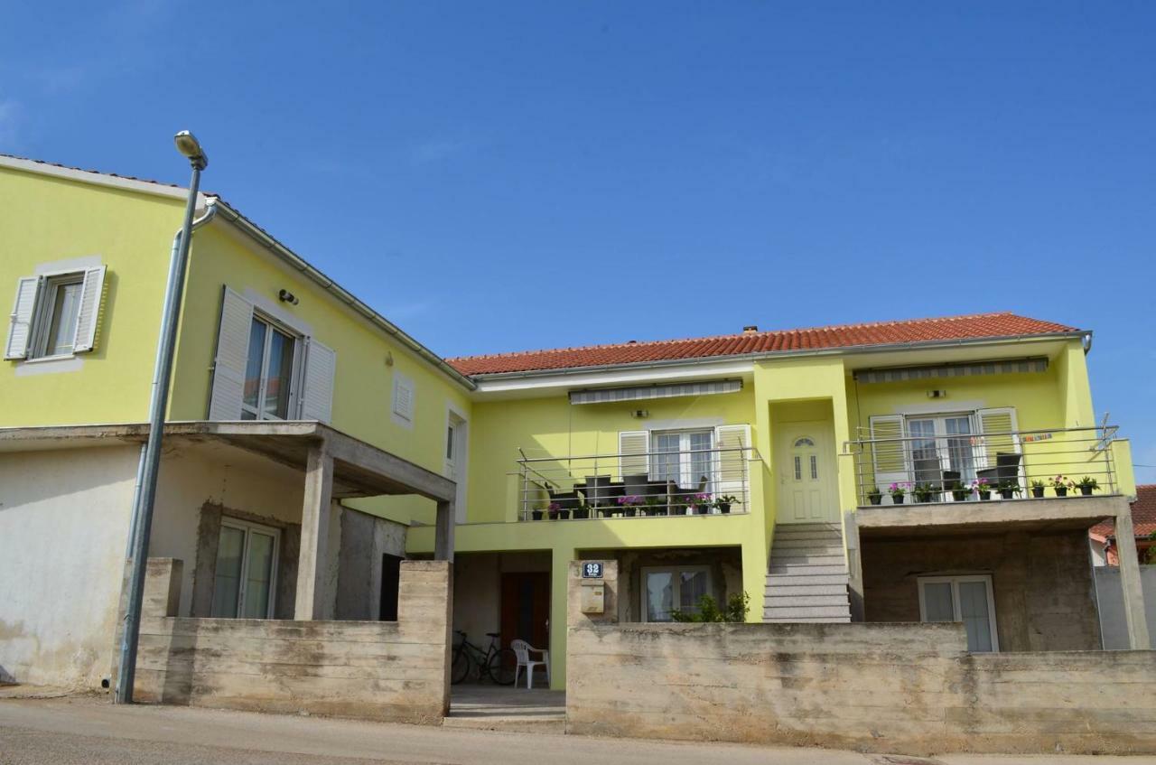Apartman Rosa Pirovac Exterior photo