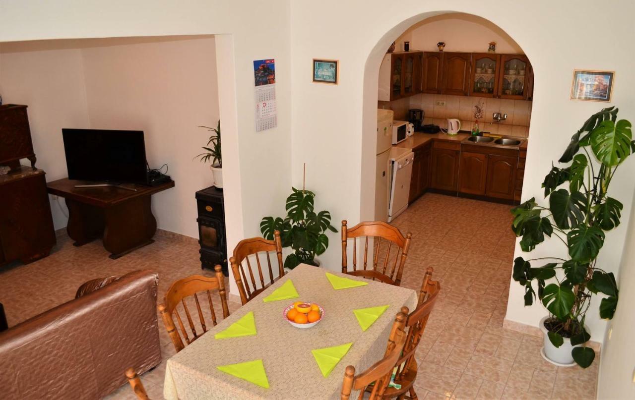 Apartman Rosa Pirovac Exterior photo