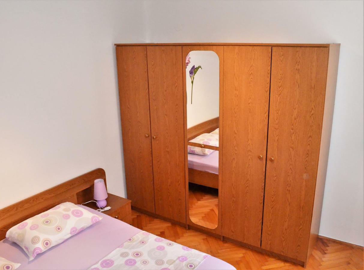 Apartman Rosa Pirovac Exterior photo
